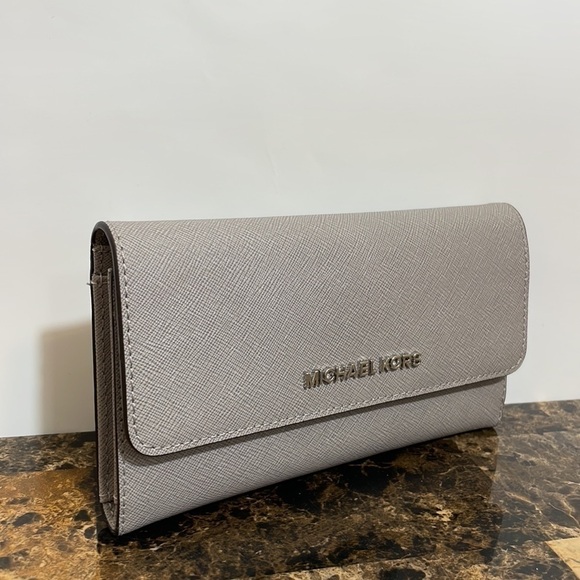 Michael Kors Jet Set Travel trifold wallet - Picture 1 of 9